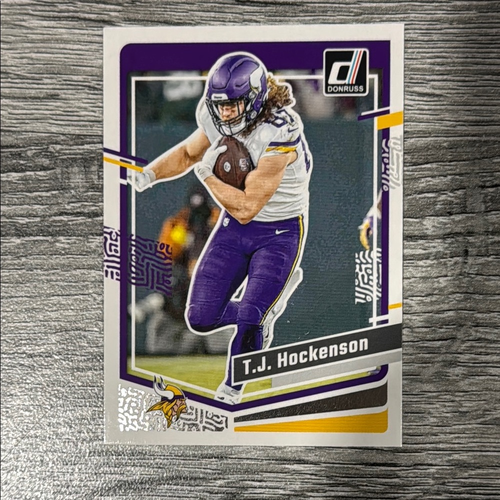 NFL | Donruss #198: Minnesota Vikings: T.J. Hockenson (2023) - Football Card